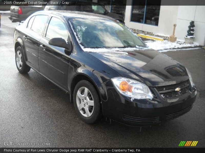 Black / Gray 2005 Chevrolet Cobalt Sedan