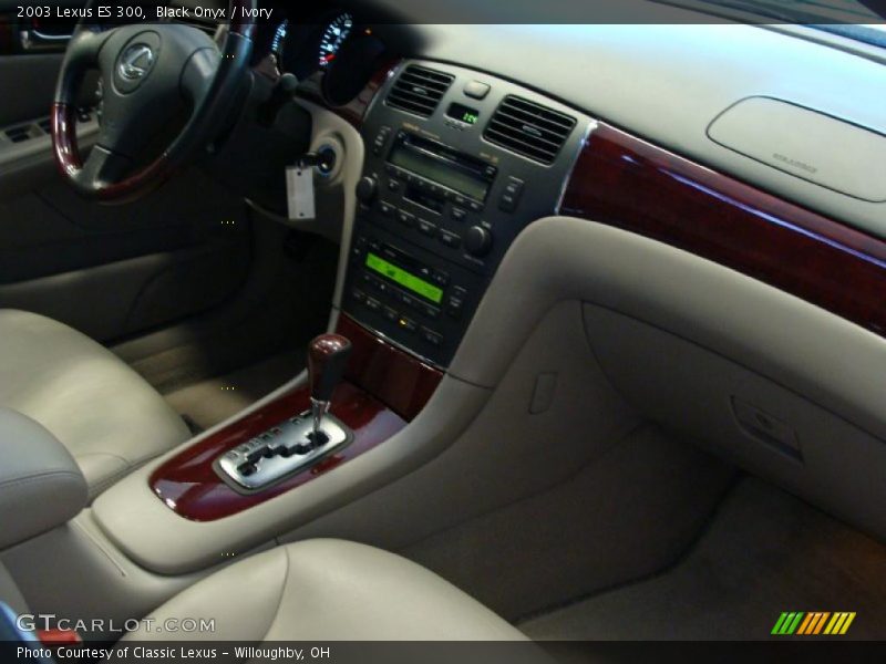 Black Onyx / Ivory 2003 Lexus ES 300