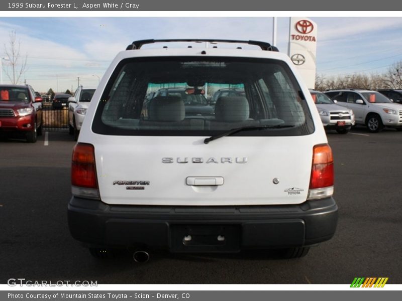 Aspen White / Gray 1999 Subaru Forester L