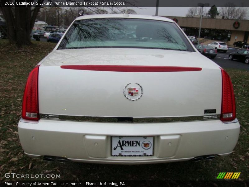 White Diamond Tri-coat / Shale/Cocoa 2010 Cadillac DTS Luxury