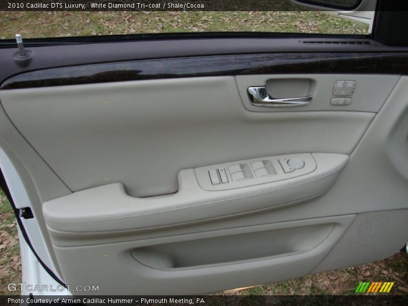 White Diamond Tri-coat / Shale/Cocoa 2010 Cadillac DTS Luxury
