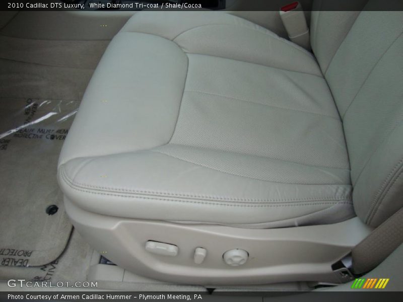 White Diamond Tri-coat / Shale/Cocoa 2010 Cadillac DTS Luxury