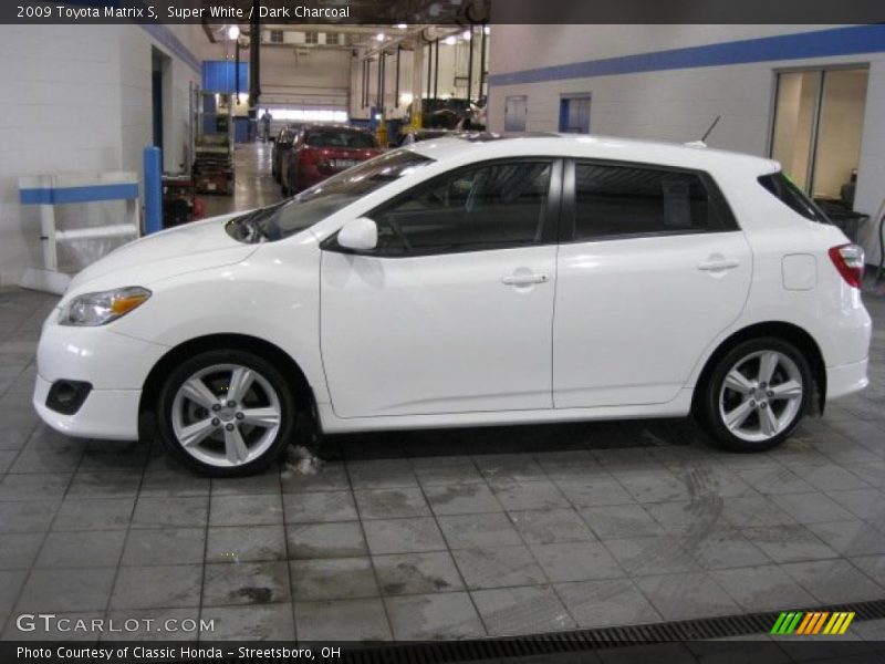 Super White / Dark Charcoal 2009 Toyota Matrix S