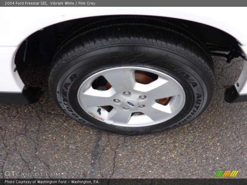 Vibrant White / Flint Grey 2004 Ford Freestar SES