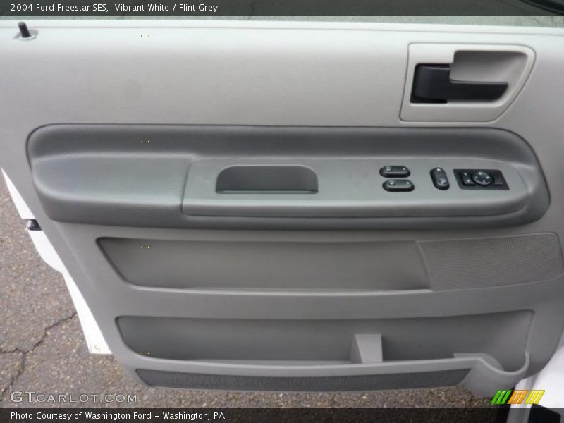 Vibrant White / Flint Grey 2004 Ford Freestar SES