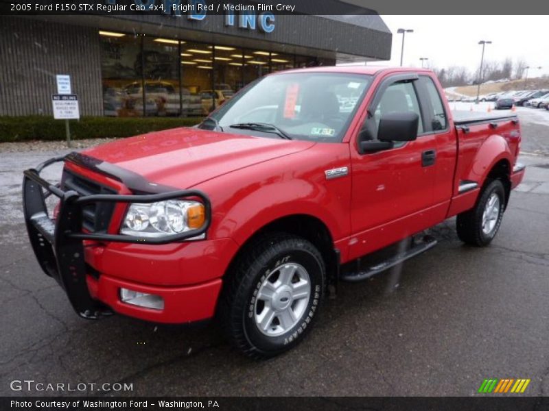 Front 3/4 View of 2005 F150 STX Regular Cab 4x4