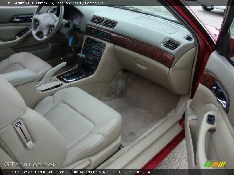 Dashboard of 1998 CL 3.0 Premium