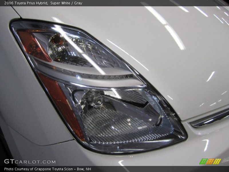 Super White / Gray 2006 Toyota Prius Hybrid