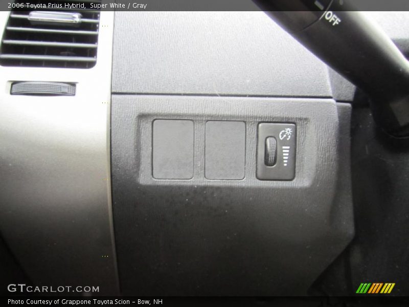Super White / Gray 2006 Toyota Prius Hybrid