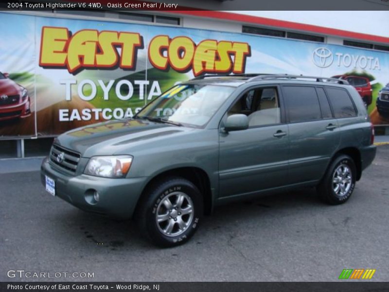 Oasis Green Pearl / Ivory 2004 Toyota Highlander V6 4WD