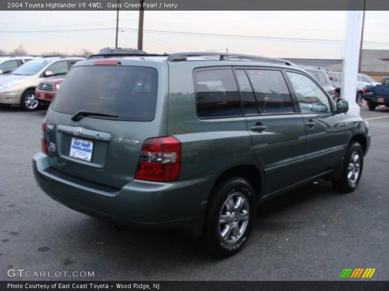 Oasis Green Pearl / Ivory 2004 Toyota Highlander V6 4WD