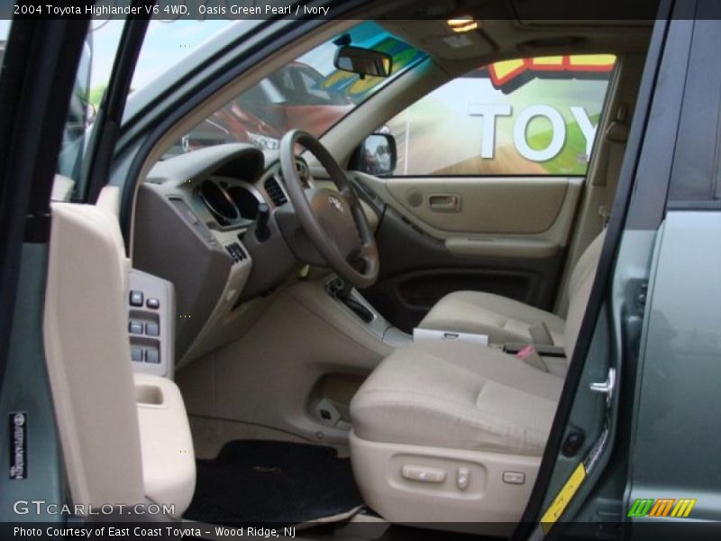 Oasis Green Pearl / Ivory 2004 Toyota Highlander V6 4WD