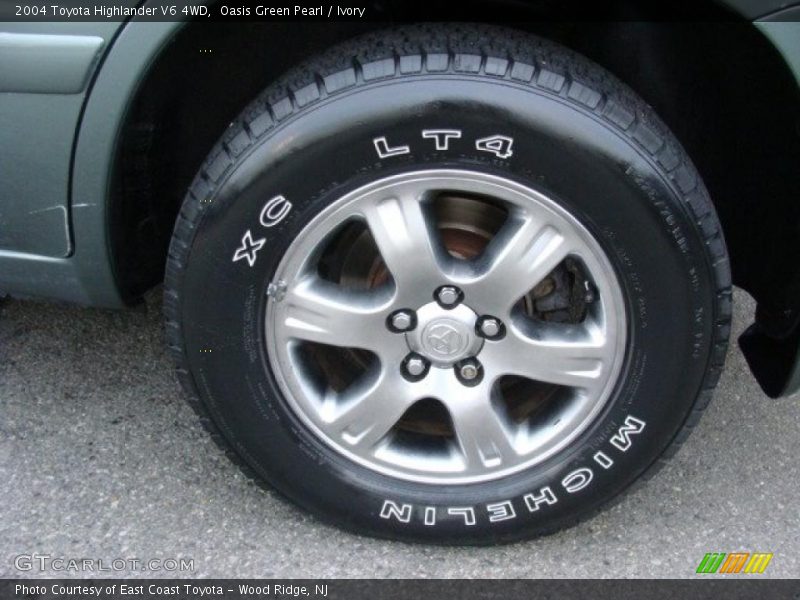 Oasis Green Pearl / Ivory 2004 Toyota Highlander V6 4WD