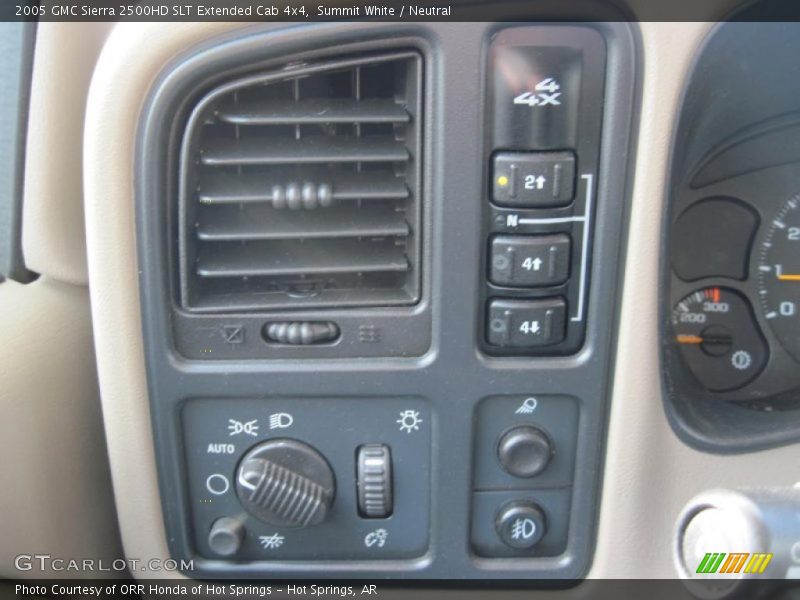 Summit White / Neutral 2005 GMC Sierra 2500HD SLT Extended Cab 4x4