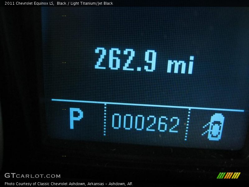 Black / Light Titanium/Jet Black 2011 Chevrolet Equinox LS