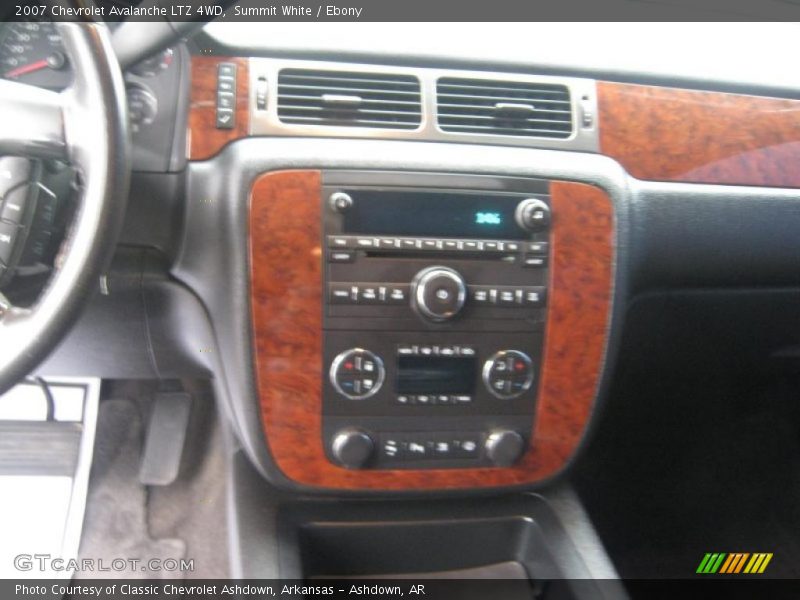 Summit White / Ebony 2007 Chevrolet Avalanche LTZ 4WD