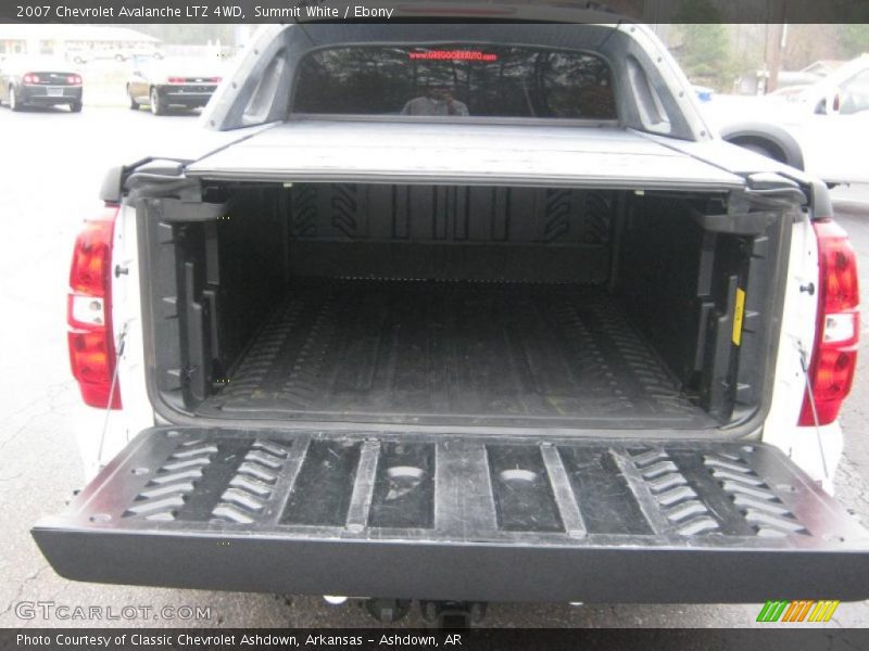 Summit White / Ebony 2007 Chevrolet Avalanche LTZ 4WD