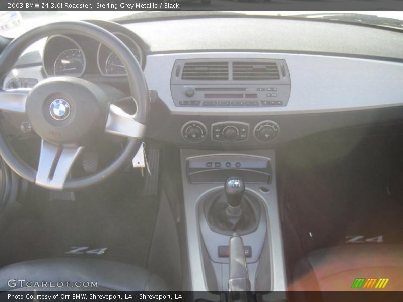Dashboard of 2003 Z4 3.0i Roadster