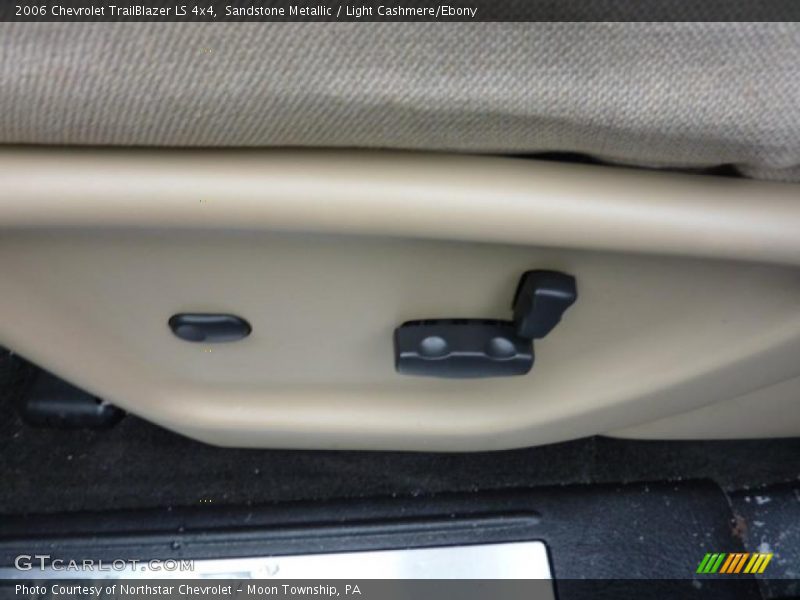 Sandstone Metallic / Light Cashmere/Ebony 2006 Chevrolet TrailBlazer LS 4x4