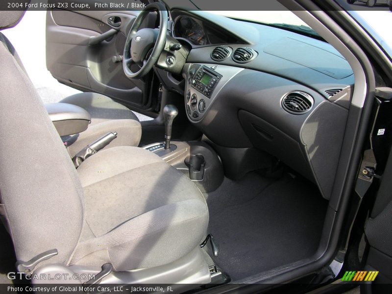 Pitch Black / Black 2004 Ford Focus ZX3 Coupe
