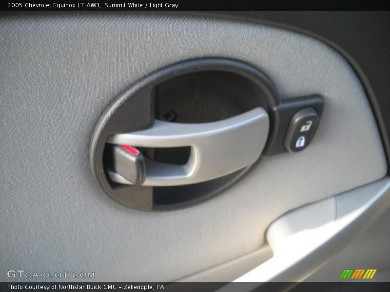 Summit White / Light Gray 2005 Chevrolet Equinox LT AWD
