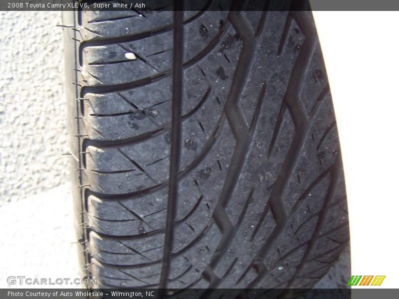 Super White / Ash 2008 Toyota Camry XLE V6