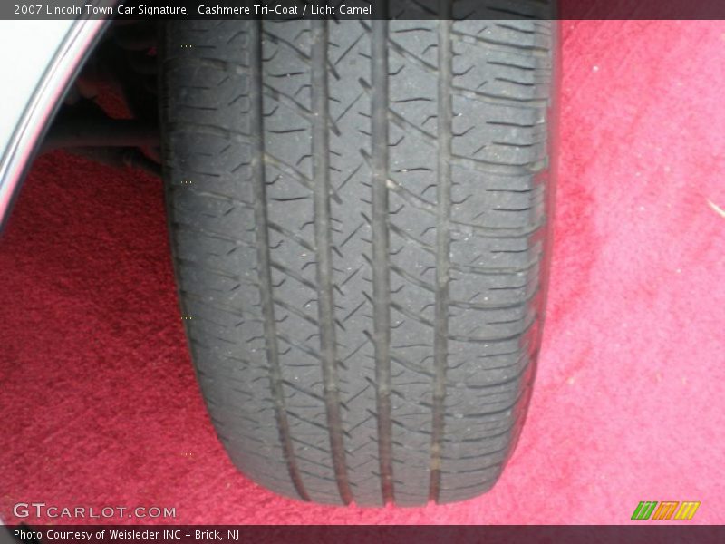 Cashmere Tri-Coat / Light Camel 2007 Lincoln Town Car Signature