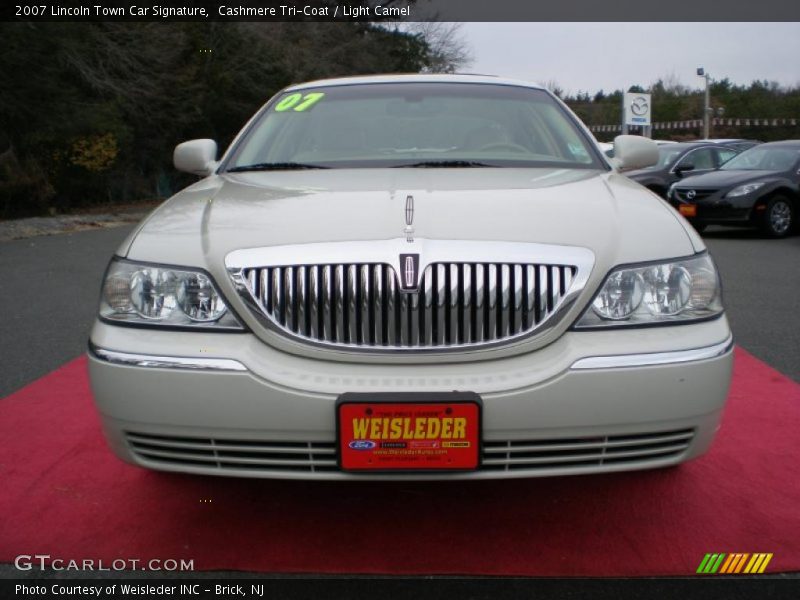 Cashmere Tri-Coat / Light Camel 2007 Lincoln Town Car Signature