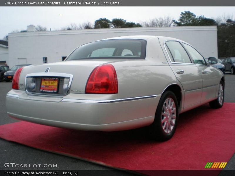 Cashmere Tri-Coat / Light Camel 2007 Lincoln Town Car Signature