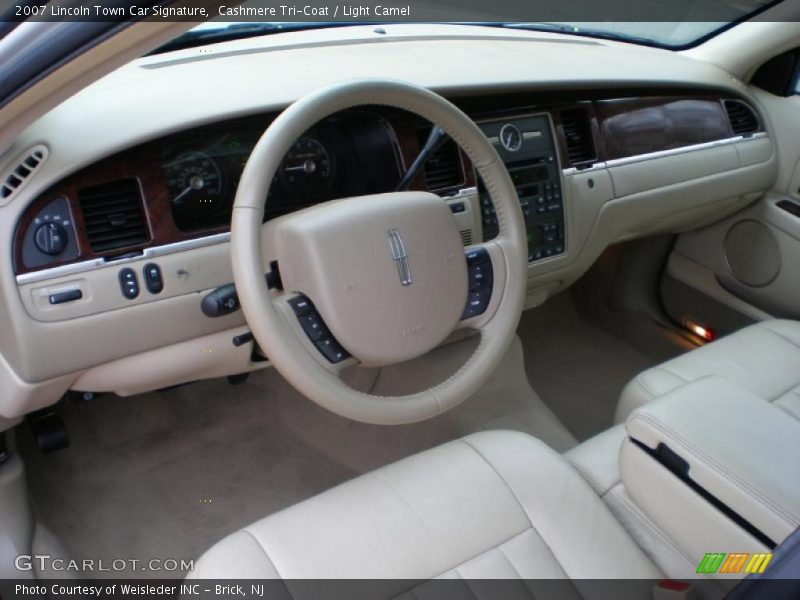 Light Camel Interior - 2007 Town Car Signature 