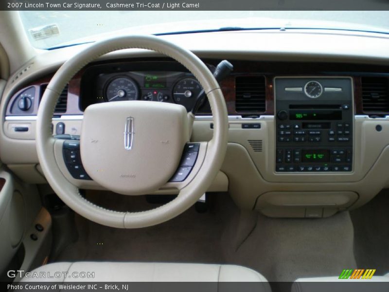 Dashboard of 2007 Town Car Signature