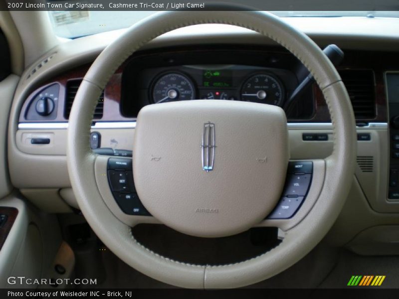  2007 Town Car Signature Steering Wheel