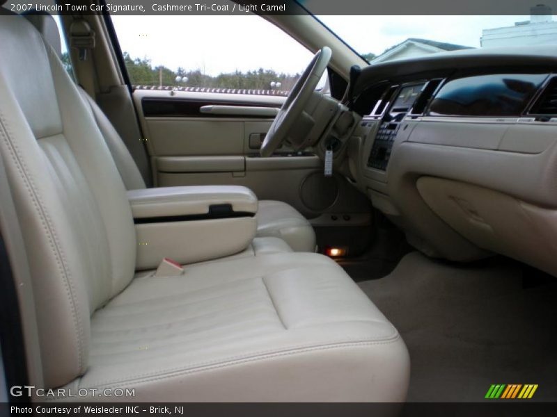 Cashmere Tri-Coat / Light Camel 2007 Lincoln Town Car Signature