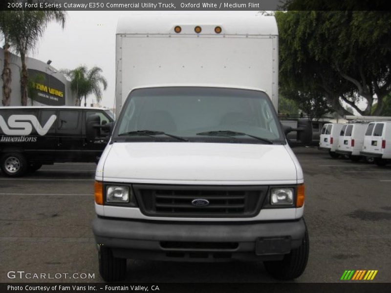 Oxford White / Medium Flint 2005 Ford E Series Cutaway E350 Commercial Utility Truck