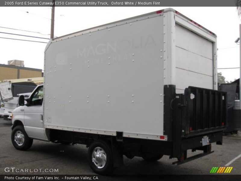 Oxford White / Medium Flint 2005 Ford E Series Cutaway E350 Commercial Utility Truck