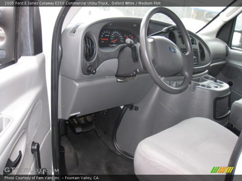 Oxford White / Medium Flint 2005 Ford E Series Cutaway E350 Commercial Utility Truck