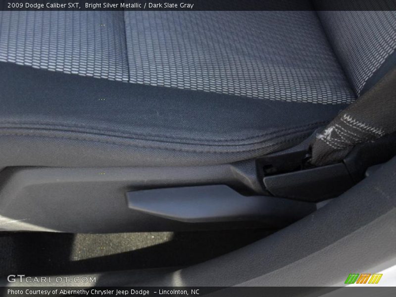 Bright Silver Metallic / Dark Slate Gray 2009 Dodge Caliber SXT