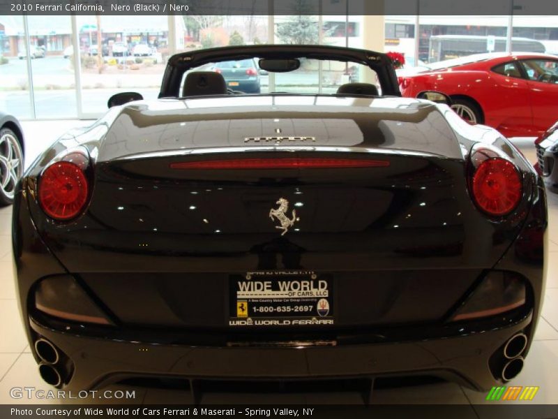 Nero (Black) / Nero 2010 Ferrari California