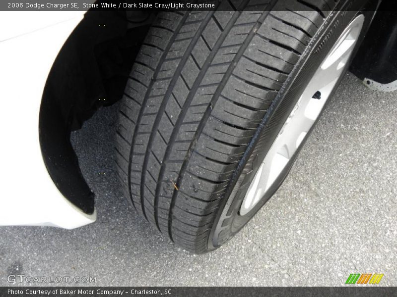 Stone White / Dark Slate Gray/Light Graystone 2006 Dodge Charger SE