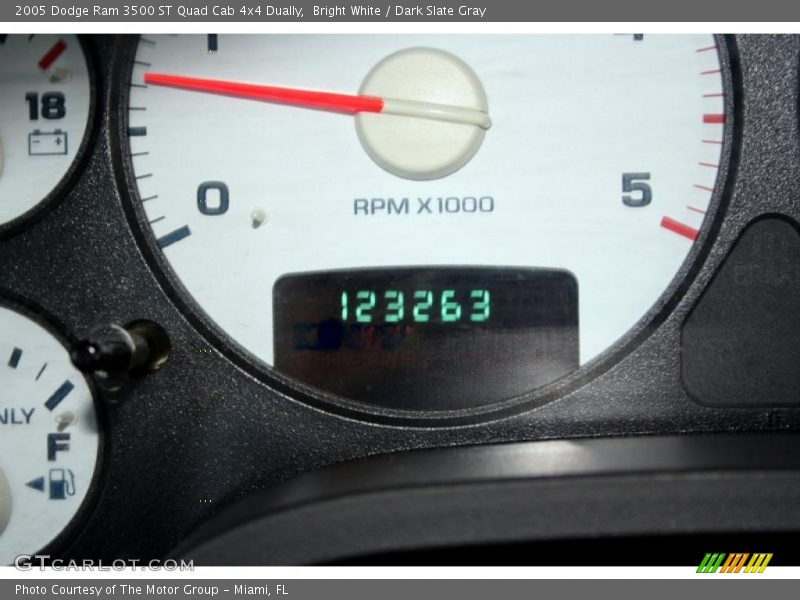 Bright White / Dark Slate Gray 2005 Dodge Ram 3500 ST Quad Cab 4x4 Dually