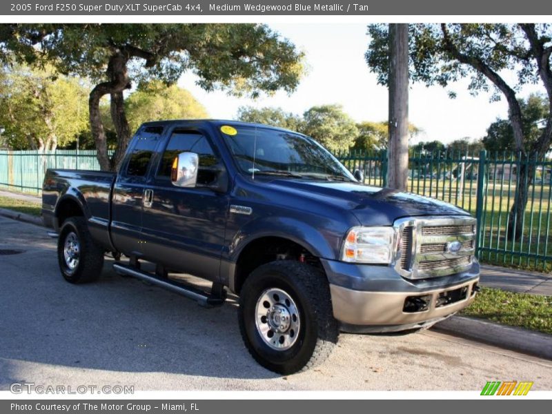 Medium Wedgewood Blue Metallic / Tan 2005 Ford F250 Super Duty XLT SuperCab 4x4