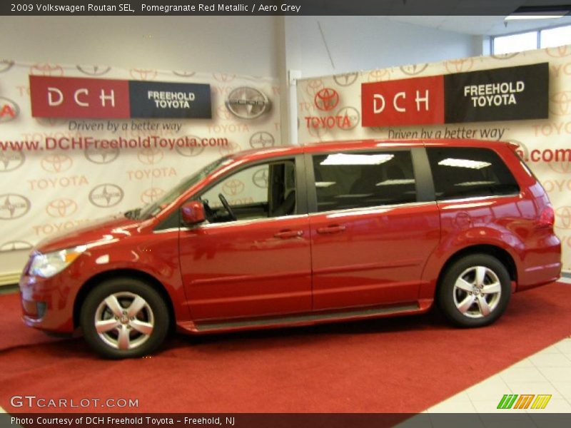 Pomegranate Red Metallic / Aero Grey 2009 Volkswagen Routan SEL