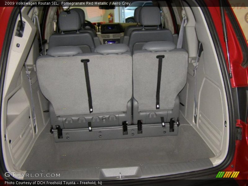  2009 Routan SEL Trunk