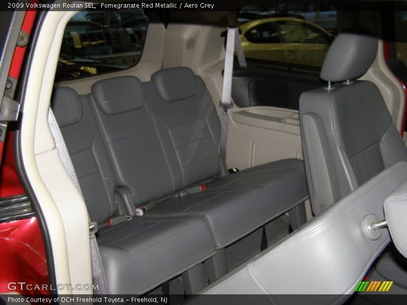  2009 Routan SEL Aero Grey Interior