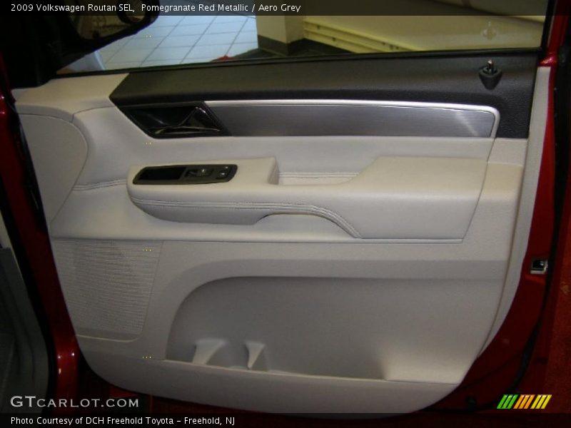 Pomegranate Red Metallic / Aero Grey 2009 Volkswagen Routan SEL