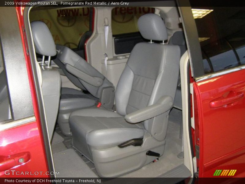 Pomegranate Red Metallic / Aero Grey 2009 Volkswagen Routan SEL