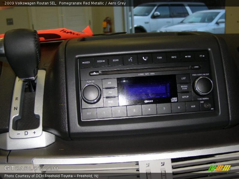 Controls of 2009 Routan SEL