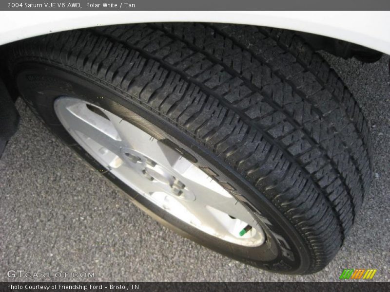 Polar White / Tan 2004 Saturn VUE V6 AWD