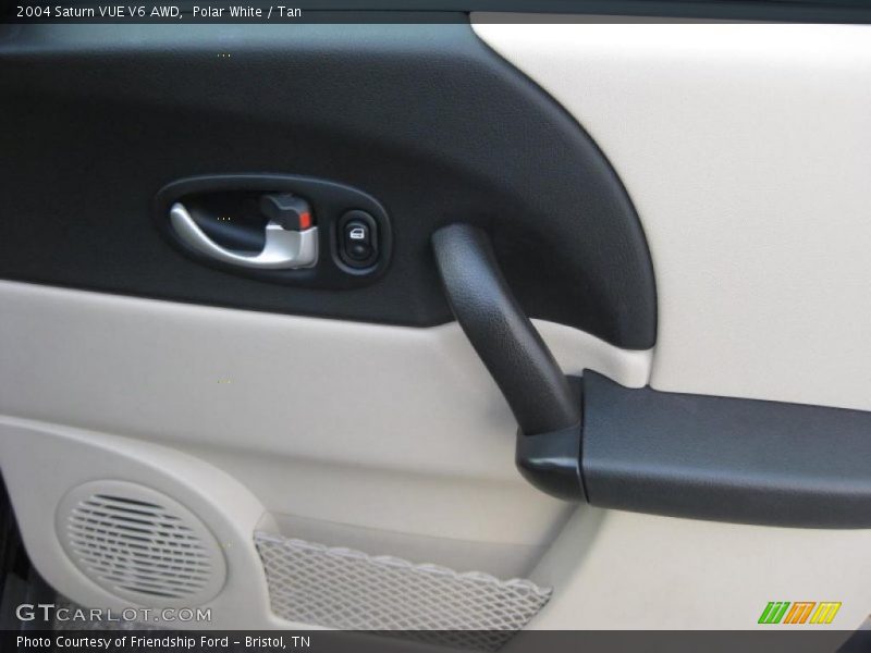 Polar White / Tan 2004 Saturn VUE V6 AWD