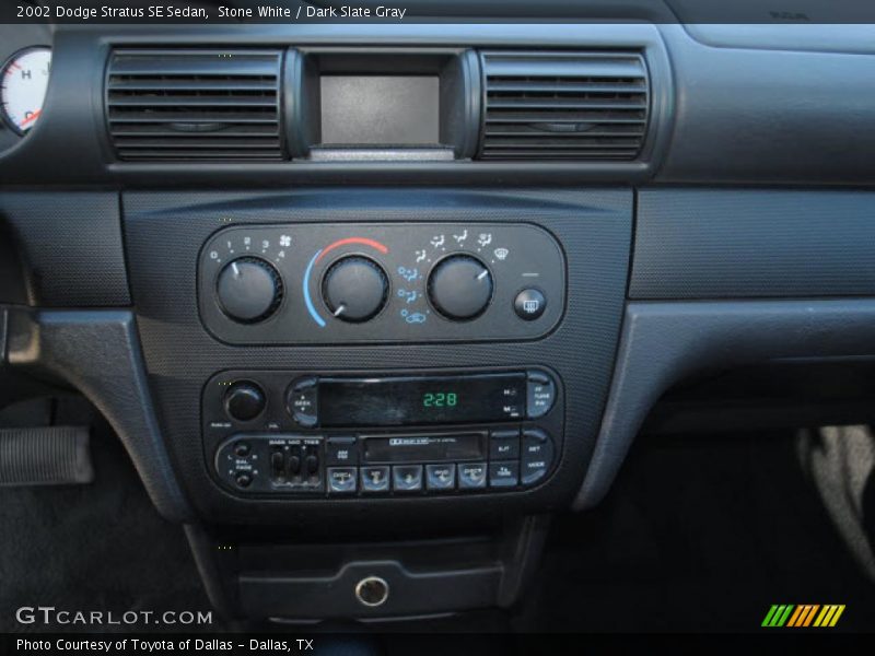 Controls of 2002 Stratus SE Sedan